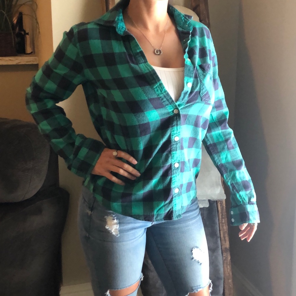 American Eagle Traditional Green flannel button up